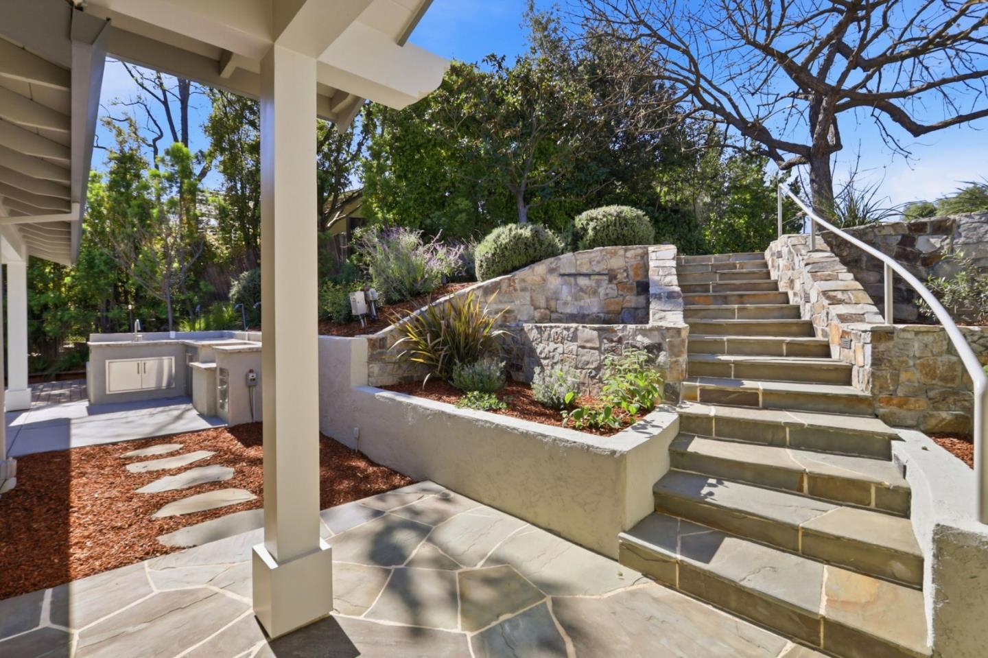 Detail Gallery Image 10 of 69 For 116 Brocastle Way, Los Gatos,  CA 95032 - 4 Beds | 3 Baths