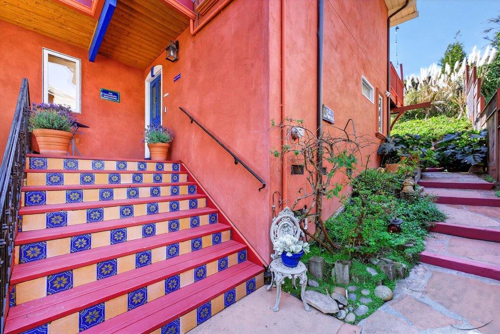 Detail Gallery Image 2 of 44 For 261 Aptos Beach Dr, Aptos,  CA 95003 - 3 Beds | 2 Baths