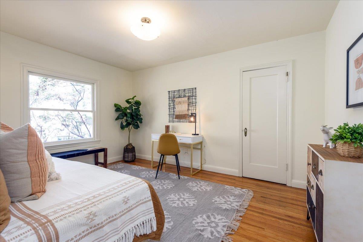 Detail Gallery Image 10 of 18 For 941 College Ave, Palo Alto,  CA 94306 - 3 Beds | 2 Baths