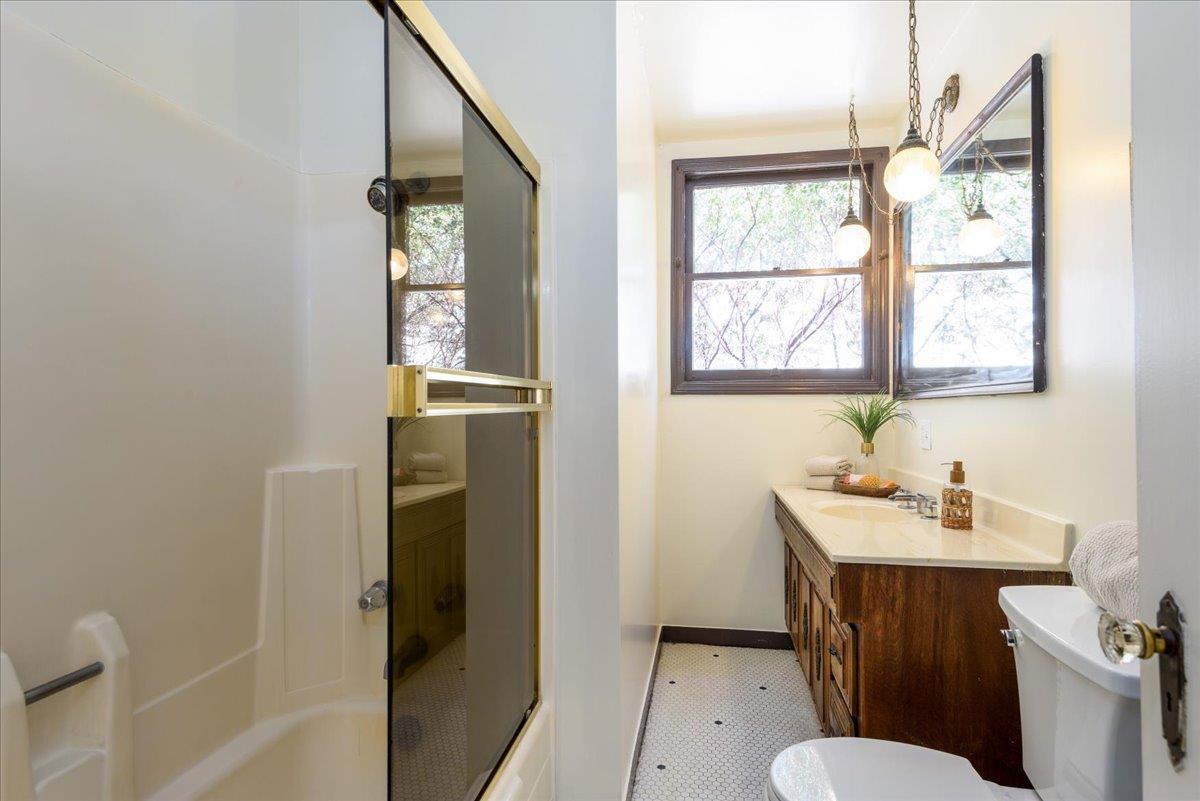Detail Gallery Image 12 of 18 For 941 College Ave, Palo Alto,  CA 94306 - 3 Beds | 2 Baths
