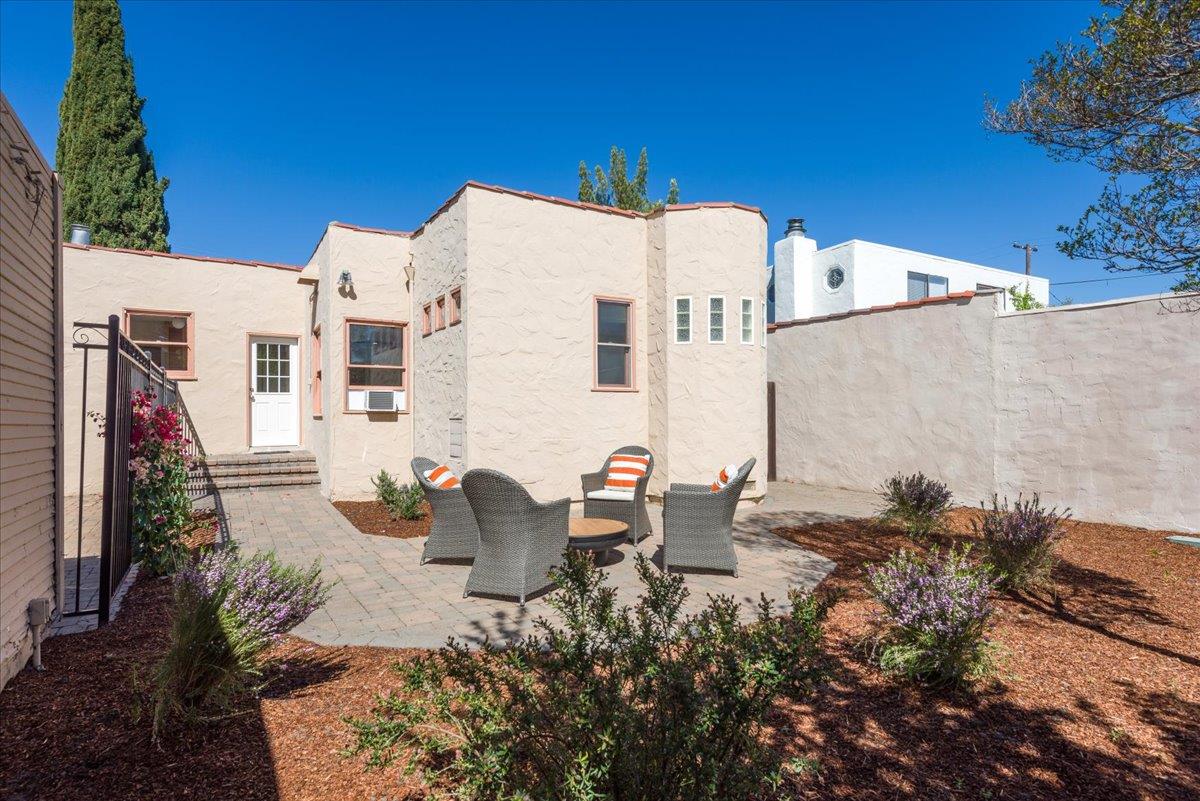 Detail Gallery Image 15 of 18 For 941 College Ave, Palo Alto,  CA 94306 - 3 Beds | 2 Baths