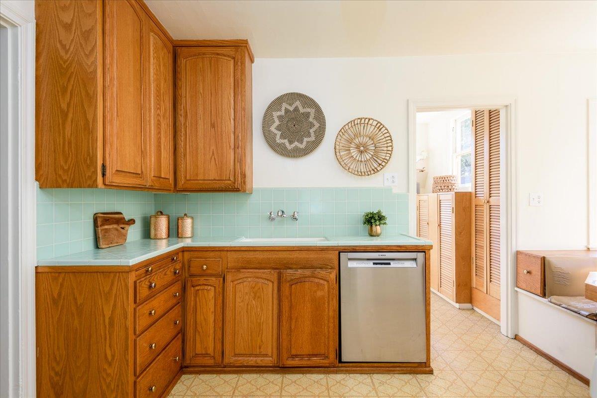 Detail Gallery Image 5 of 18 For 941 College Ave, Palo Alto,  CA 94306 - 3 Beds | 2 Baths