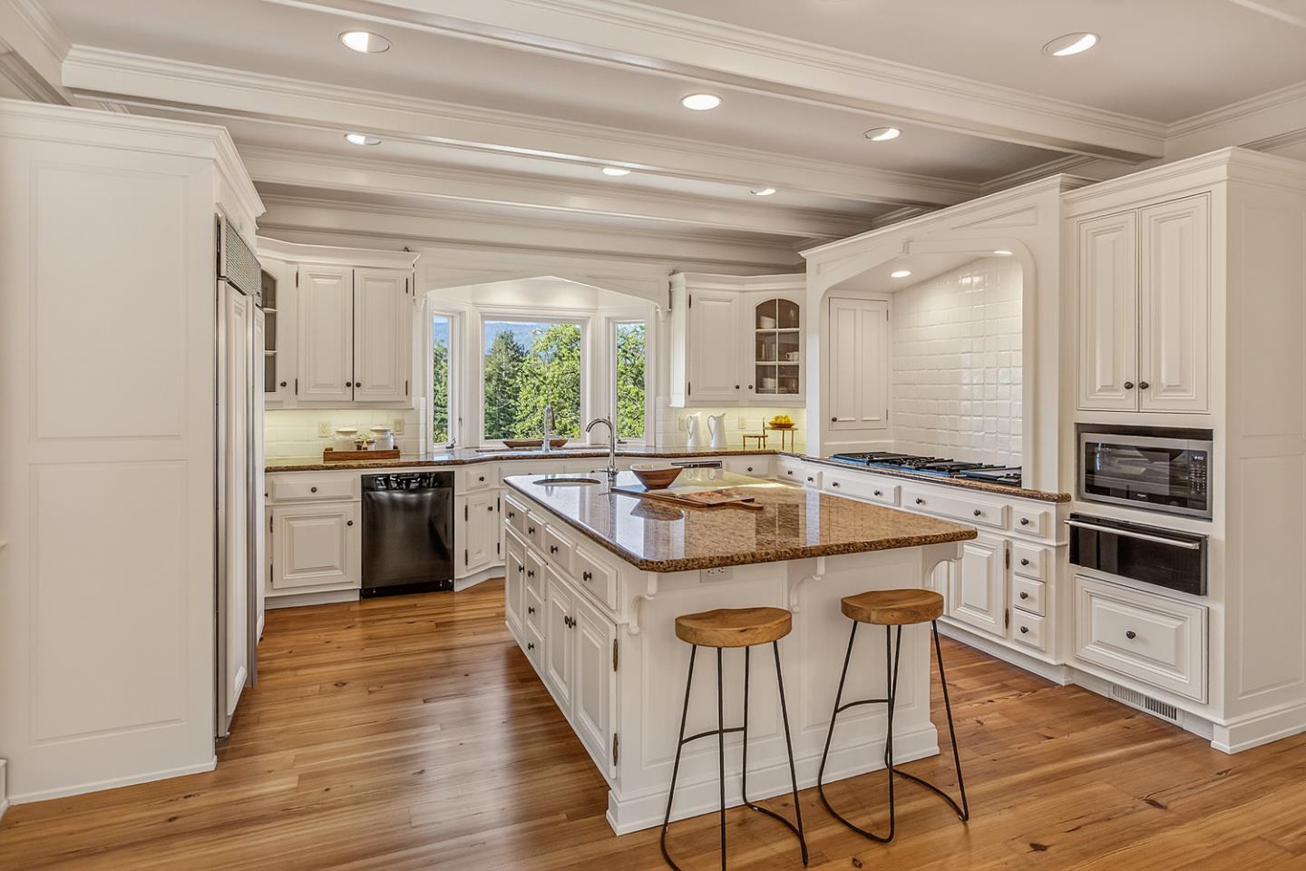 Detail Gallery Image 11 of 44 For 1110 Trinity Dr, Menlo Park,  CA 94025 - 4 Beds | 2/2 Baths