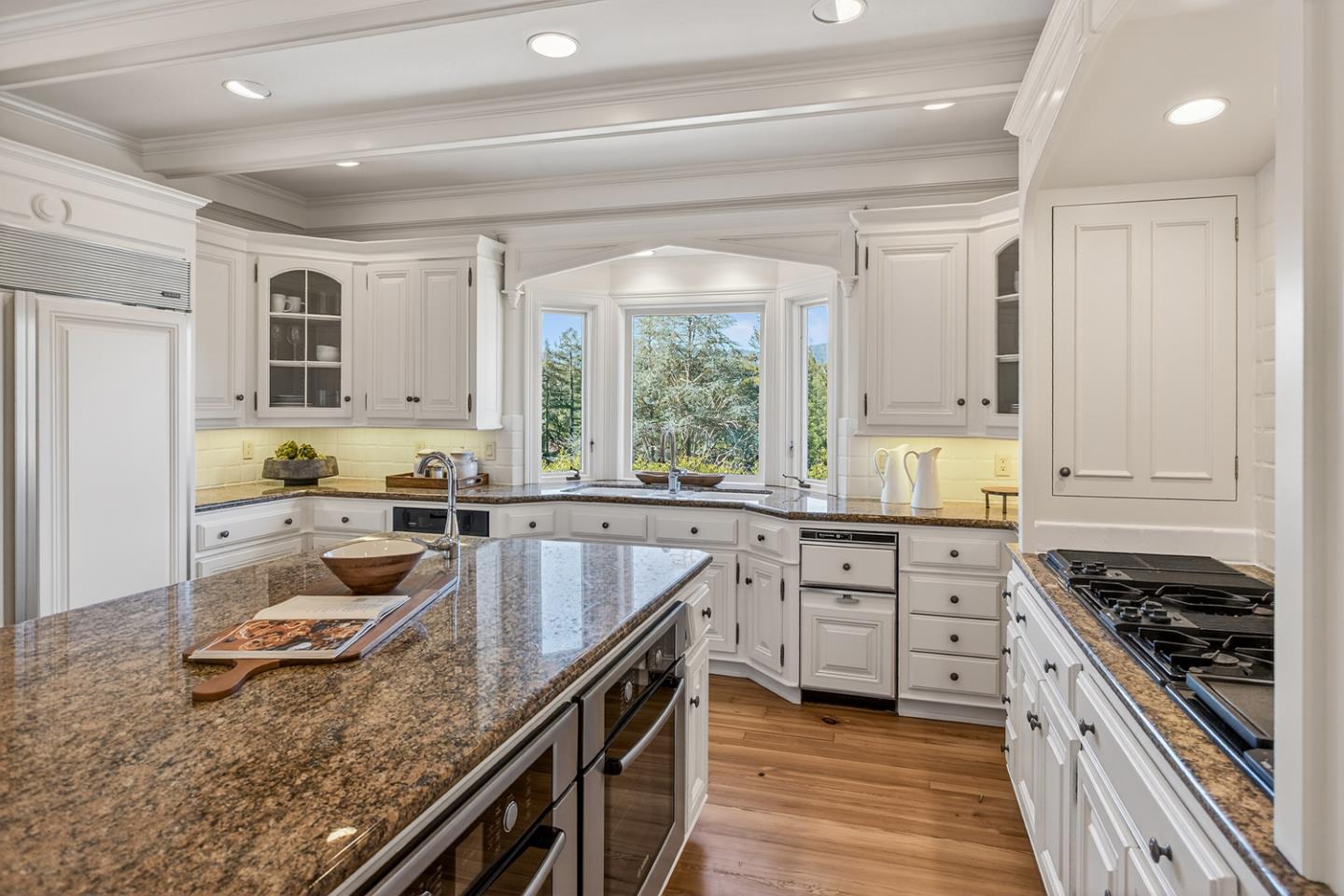 Detail Gallery Image 12 of 44 For 1110 Trinity Dr, Menlo Park,  CA 94025 - 4 Beds | 2/2 Baths