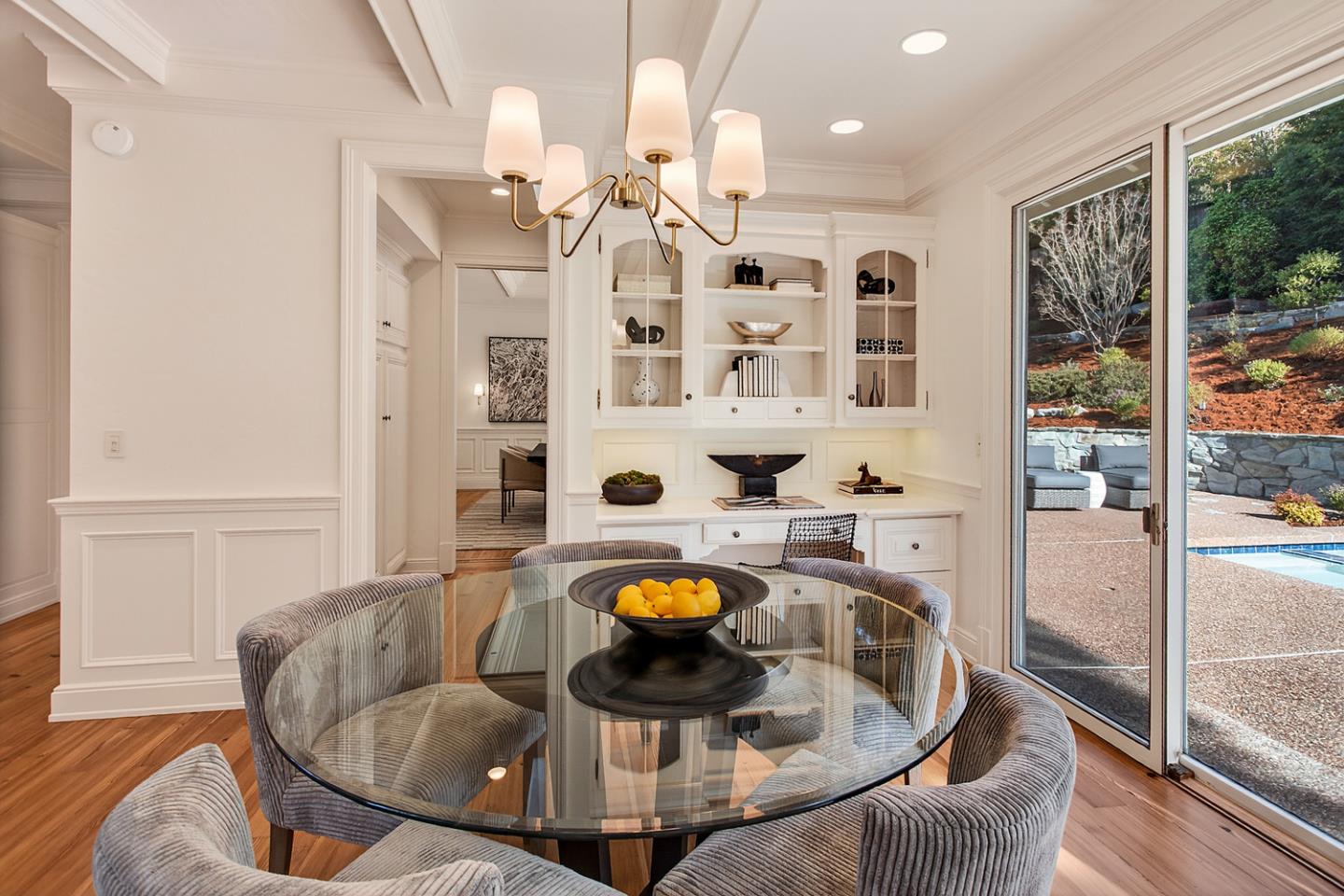 Detail Gallery Image 14 of 44 For 1110 Trinity Dr, Menlo Park,  CA 94025 - 4 Beds | 2/2 Baths