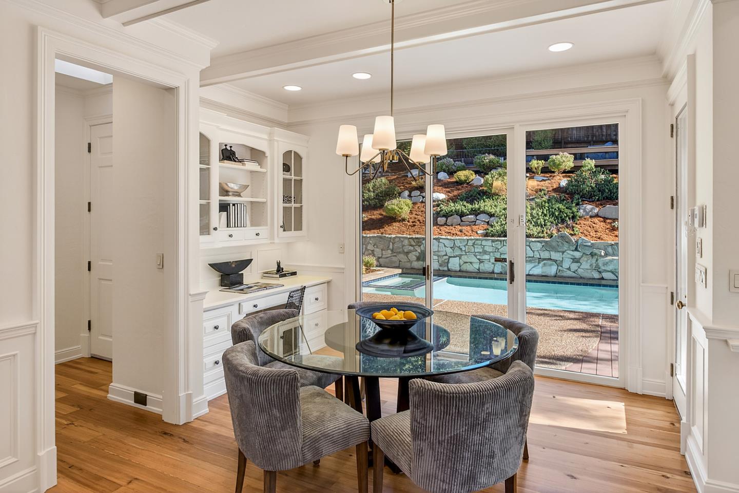 Detail Gallery Image 15 of 44 For 1110 Trinity Dr, Menlo Park,  CA 94025 - 4 Beds | 2/2 Baths