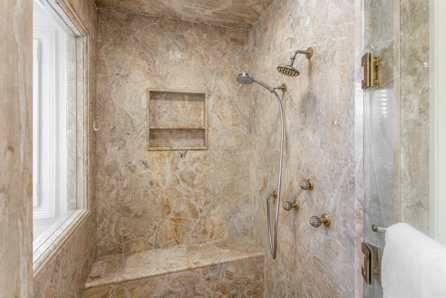 Detail Gallery Image 21 of 44 For 1110 Trinity Dr, Menlo Park,  CA 94025 - 4 Beds | 2/2 Baths