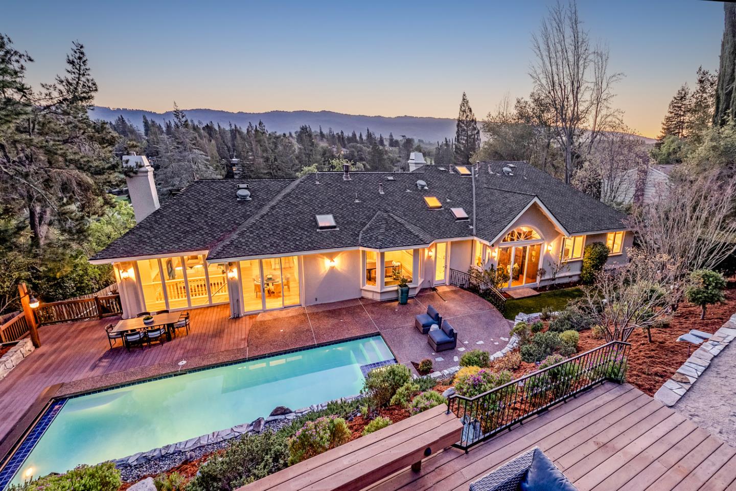 Detail Gallery Image 31 of 44 For 1110 Trinity Dr, Menlo Park,  CA 94025 - 4 Beds | 2/2 Baths