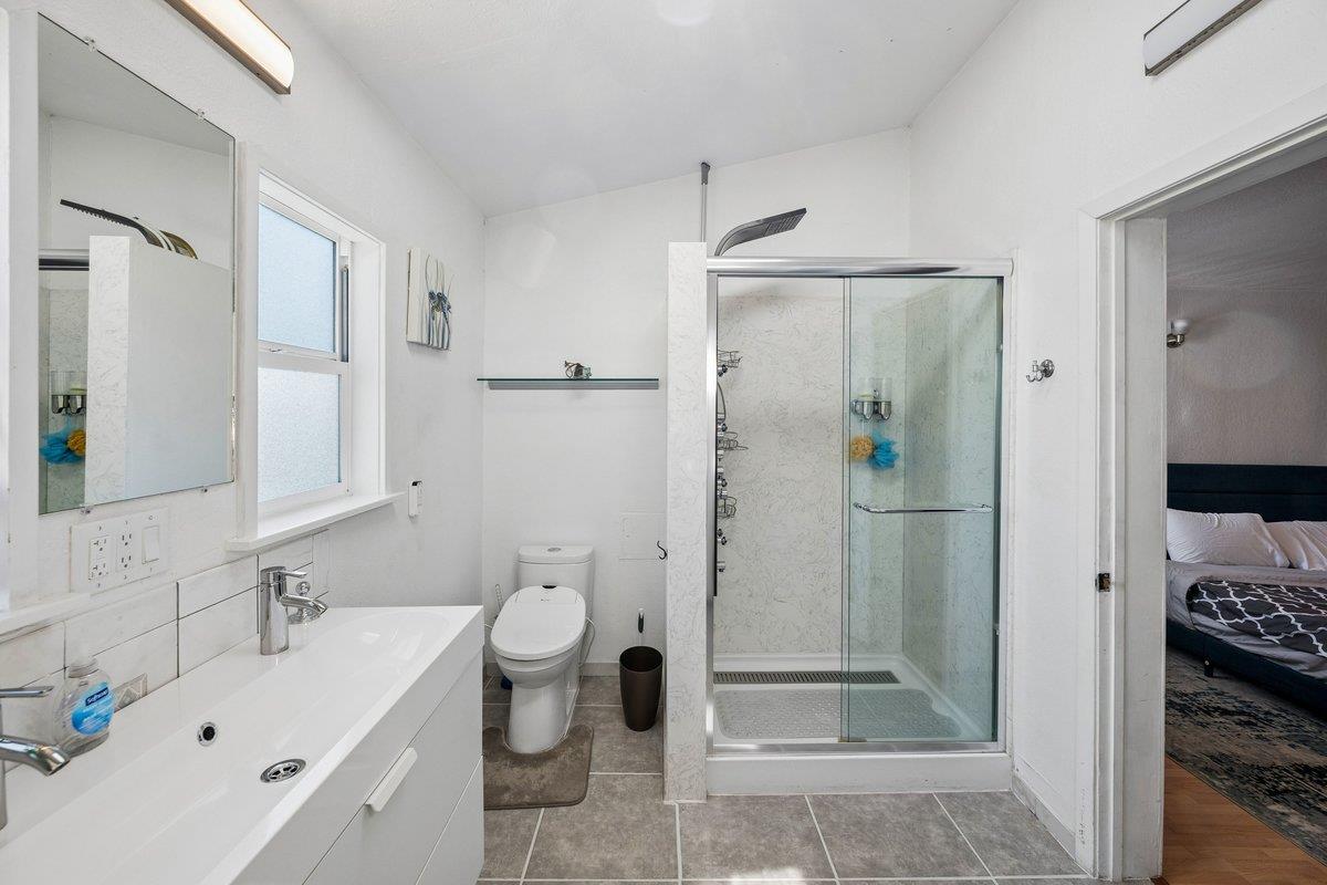 Detail Gallery Image 19 of 35 For 998 Hensley Ave, San Bruno,  CA 94066 - 4 Beds | 3 Baths