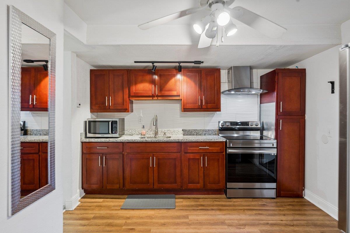 Detail Gallery Image 23 of 35 For 998 Hensley Ave, San Bruno,  CA 94066 - 4 Beds | 3 Baths