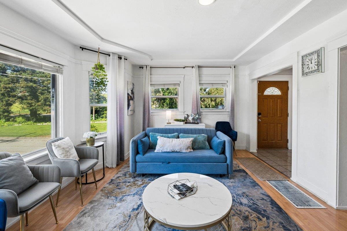 Detail Gallery Image 6 of 35 For 998 Hensley Ave, San Bruno,  CA 94066 - 4 Beds | 3 Baths