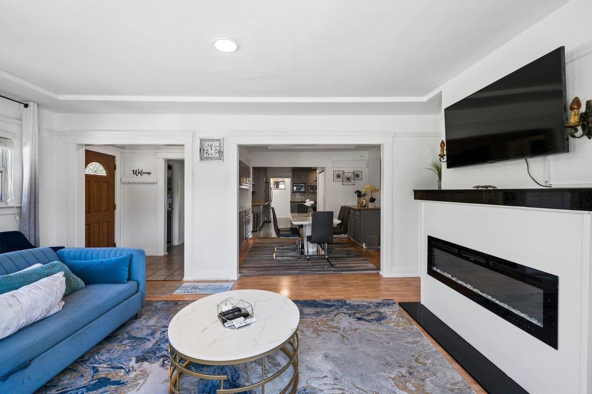 Detail Gallery Image 7 of 35 For 998 Hensley Ave, San Bruno,  CA 94066 - 4 Beds | 3 Baths