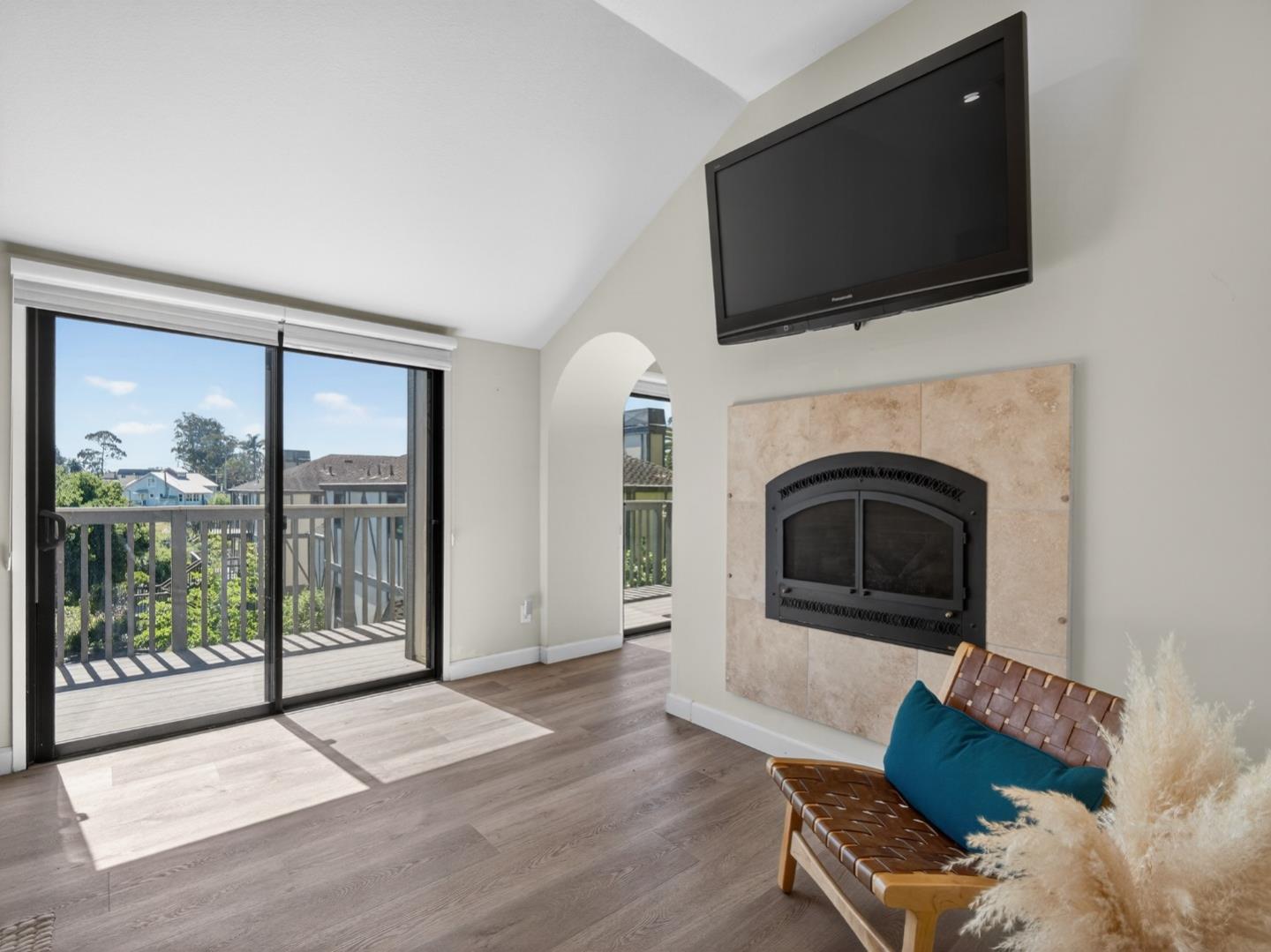 Detail Gallery Image 11 of 65 For 67 S Branciforte Ave, Santa Cruz,  CA 95062 - 2 Beds | 2 Baths