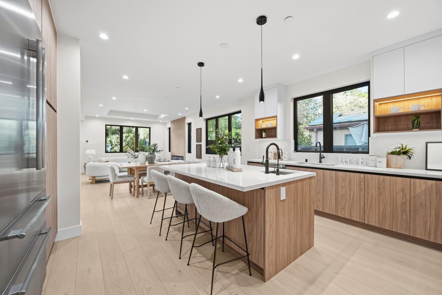 Detail Gallery Image 10 of 69 For 488 Oak Ct, Menlo Park,  CA 94025 - 4 Beds | 3/1 Baths