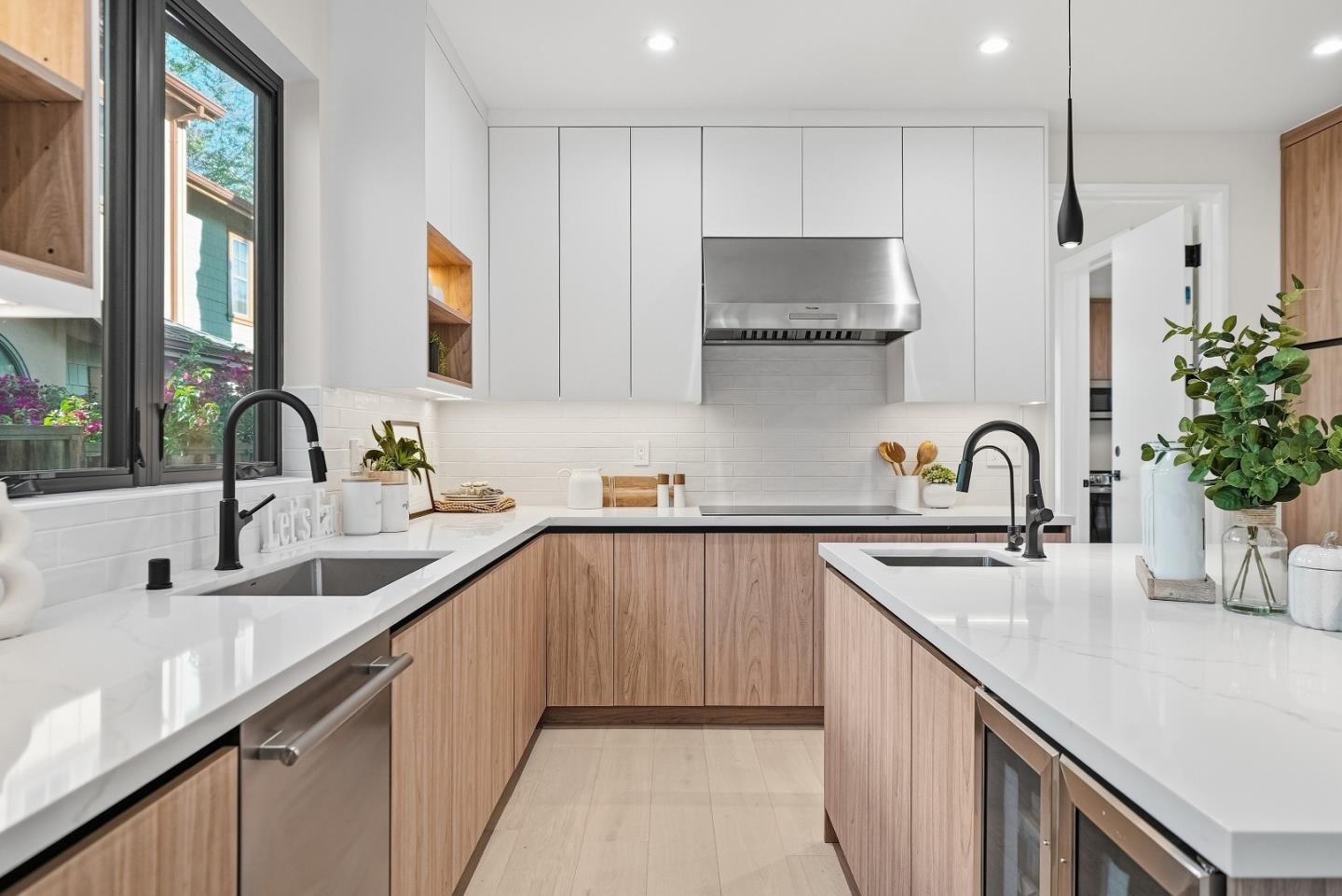 Detail Gallery Image 12 of 69 For 488 Oak Ct, Menlo Park,  CA 94025 - 4 Beds | 3/1 Baths