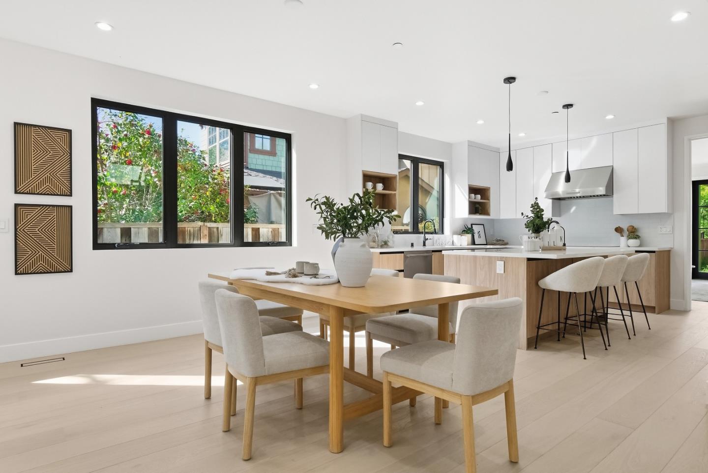 Detail Gallery Image 14 of 69 For 488 Oak Ct, Menlo Park,  CA 94025 - 4 Beds | 3/1 Baths