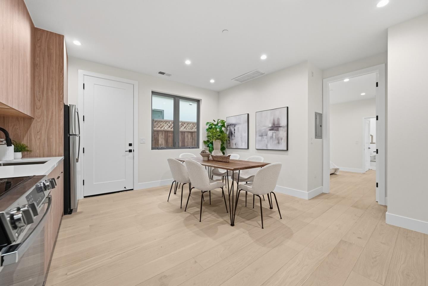 Detail Gallery Image 19 of 69 For 488 Oak Ct, Menlo Park,  CA 94025 - 4 Beds | 3/1 Baths