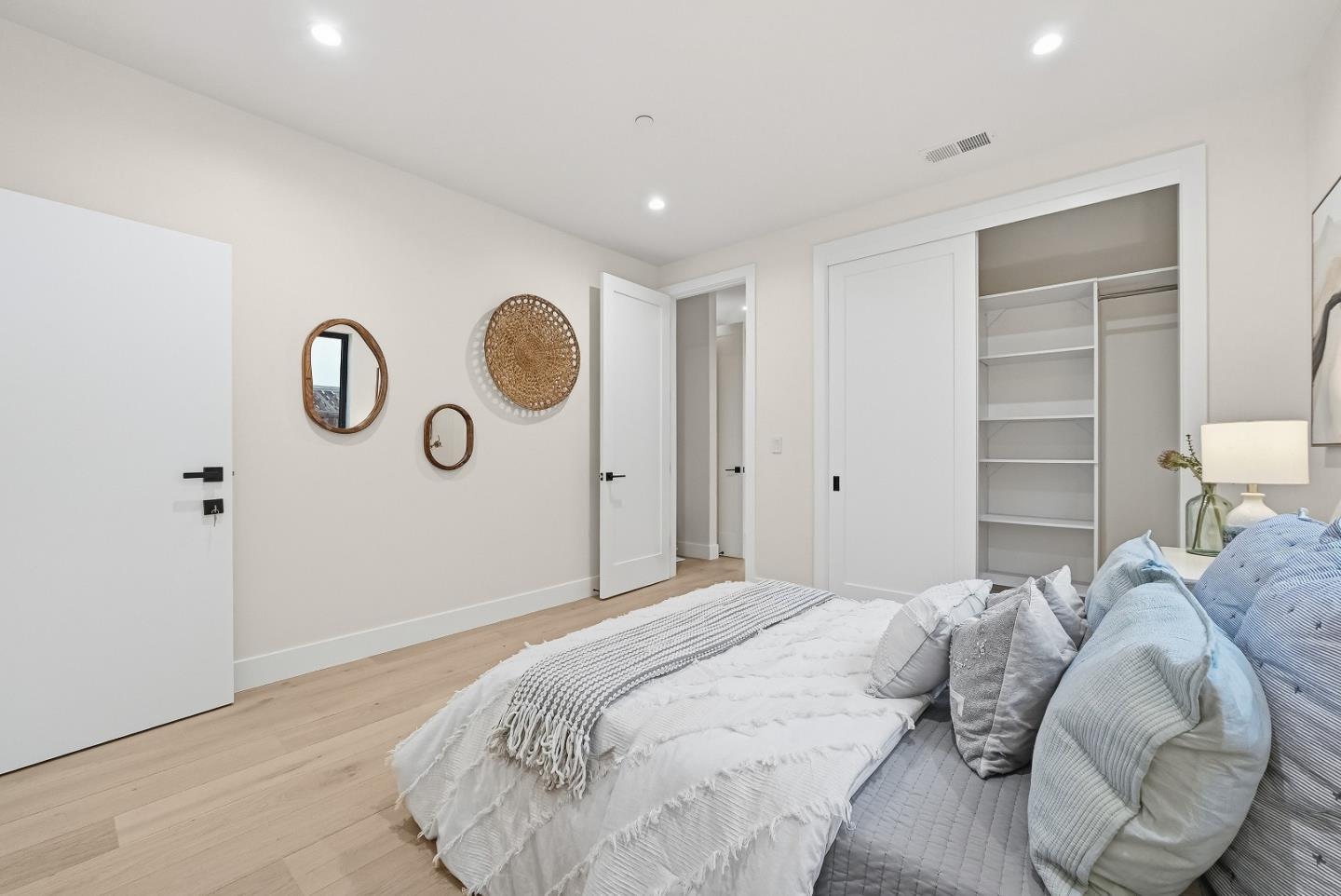 Detail Gallery Image 28 of 69 For 488 Oak Ct, Menlo Park,  CA 94025 - 4 Beds | 3/1 Baths