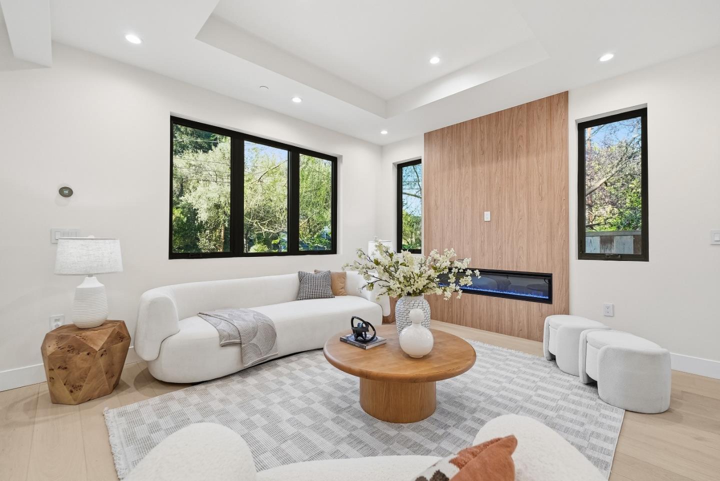 Detail Gallery Image 3 of 69 For 488 Oak Ct, Menlo Park,  CA 94025 - 4 Beds | 3/1 Baths