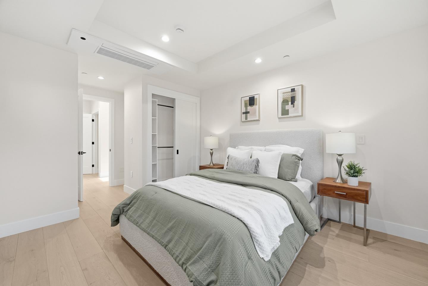 Detail Gallery Image 32 of 69 For 488 Oak Ct, Menlo Park,  CA 94025 - 4 Beds | 3/1 Baths