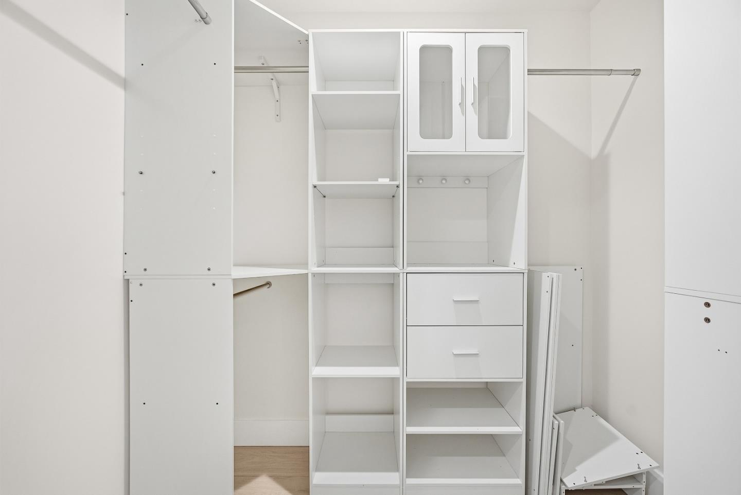 Detail Gallery Image 33 of 69 For 488 Oak Ct, Menlo Park,  CA 94025 - 4 Beds | 3/1 Baths