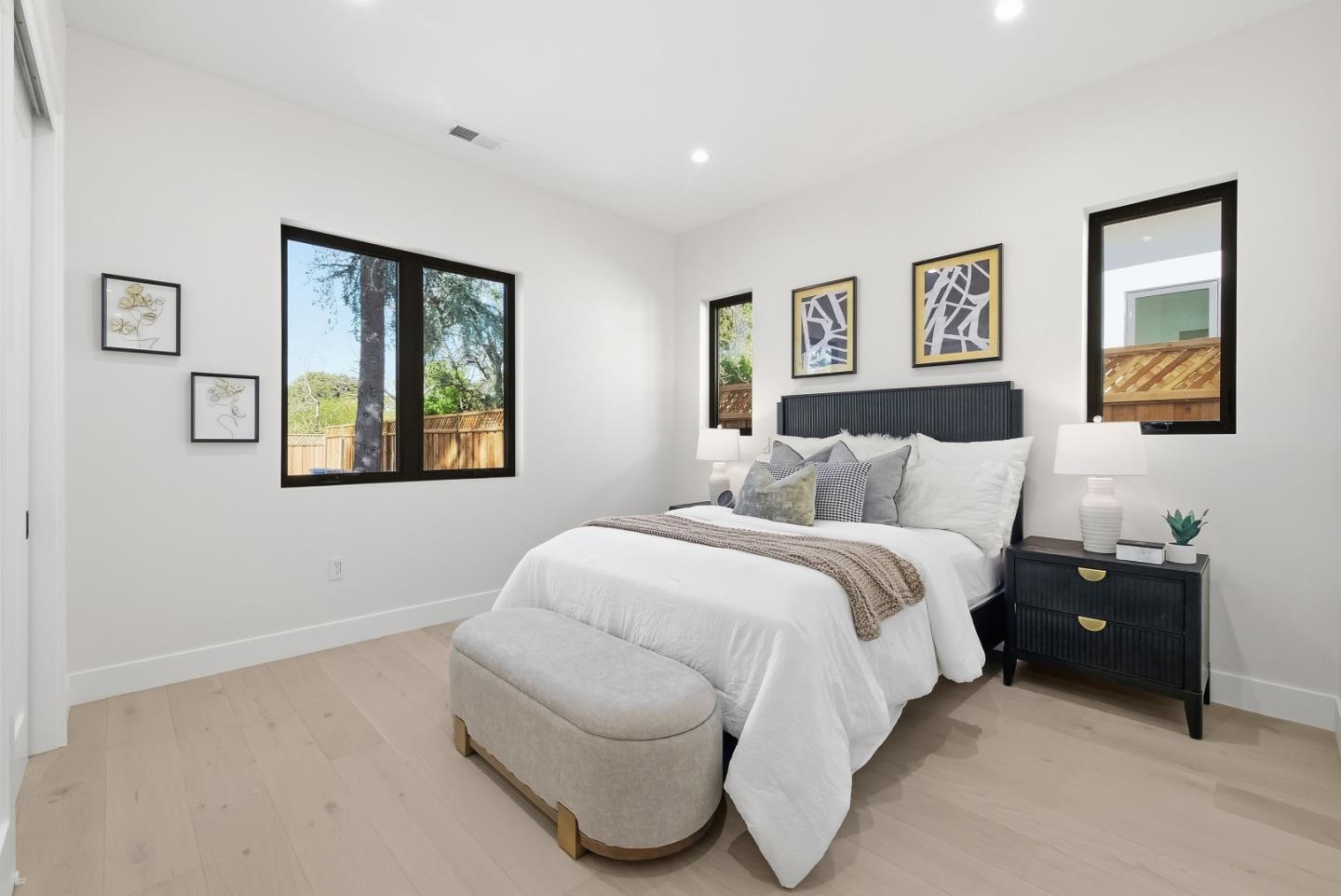 Detail Gallery Image 41 of 69 For 488 Oak Ct, Menlo Park,  CA 94025 - 4 Beds | 3/1 Baths