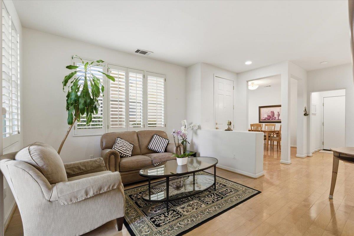 Detail Gallery Image 11 of 36 For 863 Brea Ln, San Jose,  CA 95138 - 3 Beds | 2/1 Baths