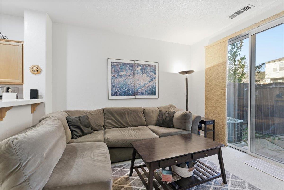 Detail Gallery Image 13 of 36 For 863 Brea Ln, San Jose,  CA 95138 - 3 Beds | 2/1 Baths