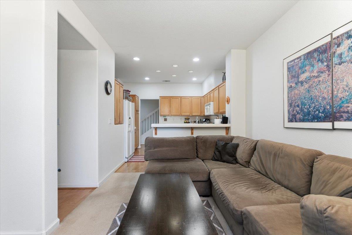 Detail Gallery Image 15 of 36 For 863 Brea Ln, San Jose,  CA 95138 - 3 Beds | 2/1 Baths