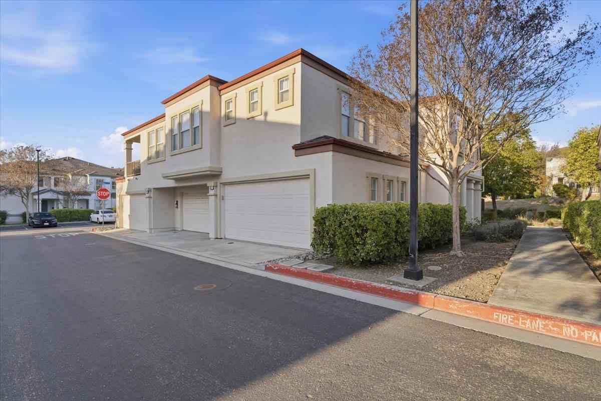 Detail Gallery Image 3 of 36 For 863 Brea Ln, San Jose,  CA 95138 - 3 Beds | 2/1 Baths