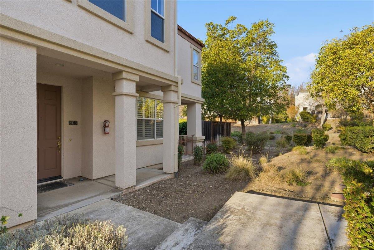 Detail Gallery Image 4 of 36 For 863 Brea Ln, San Jose,  CA 95138 - 3 Beds | 2/1 Baths
