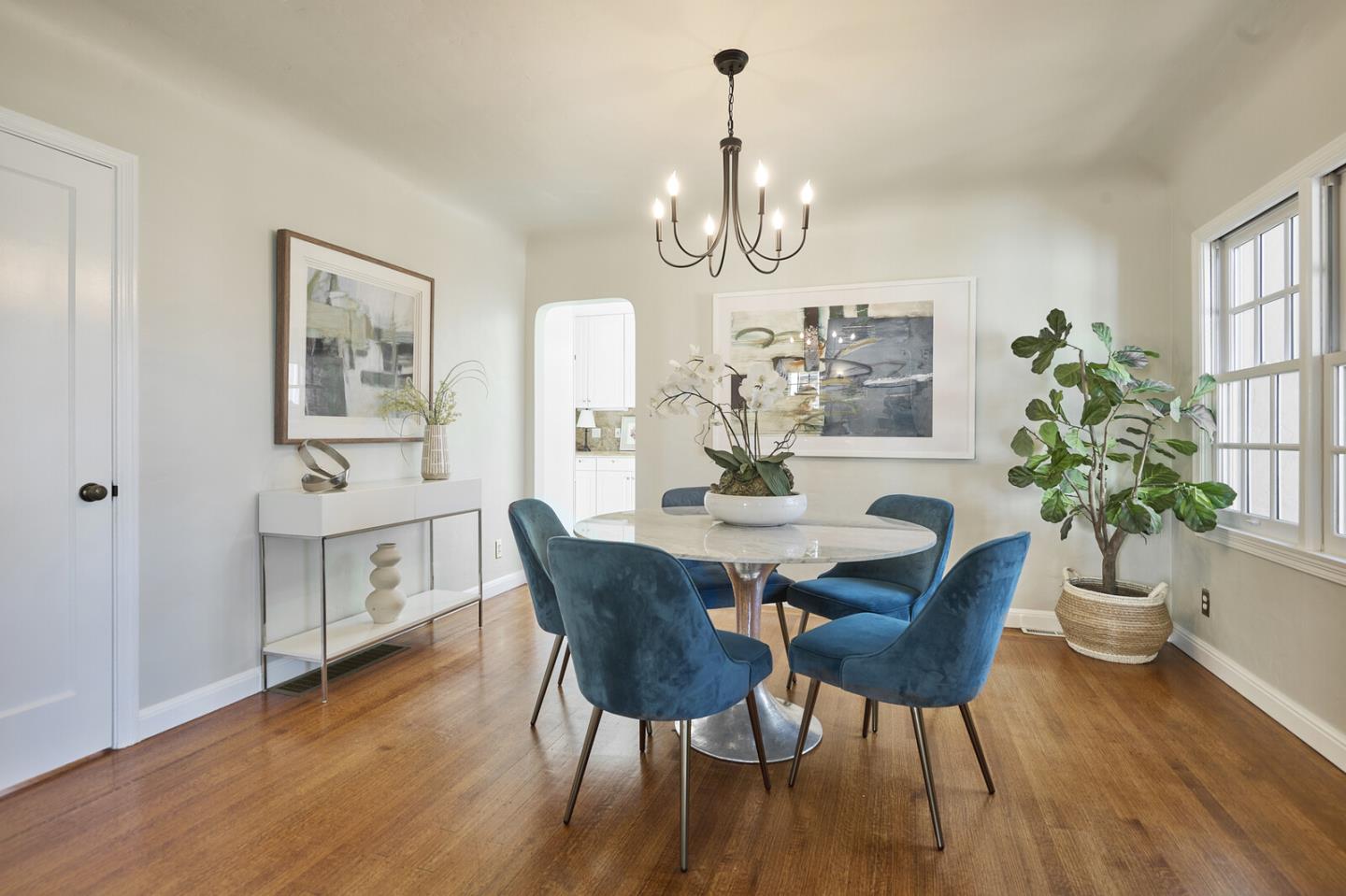 Detail Gallery Image 4 of 15 For 1012 N Humboldt St, San Mateo,  CA 94401 - 2 Beds | 1 Baths