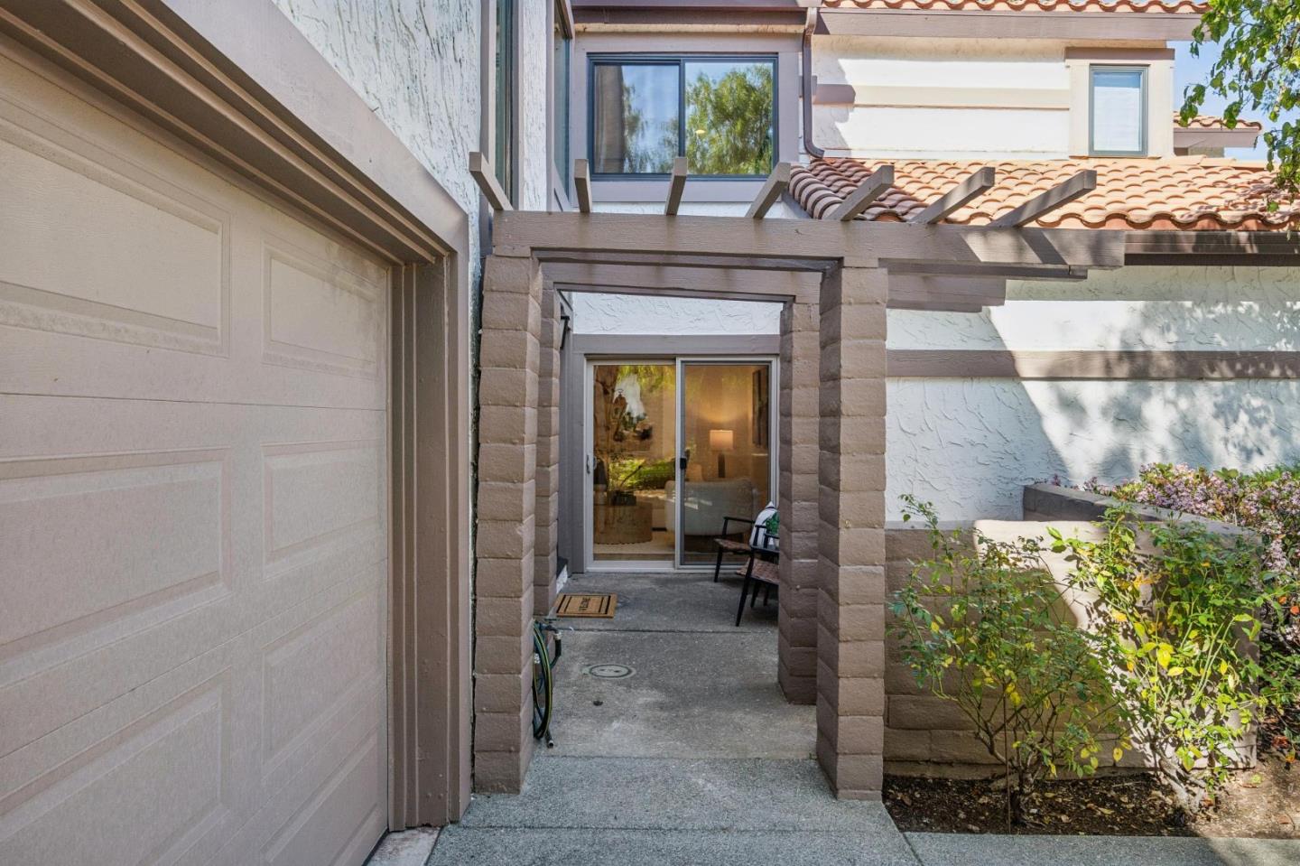 Detail Gallery Image 3 of 53 For 121 Calle Nivel, Los Gatos,  CA 95032 - 4 Beds | 2/1 Baths