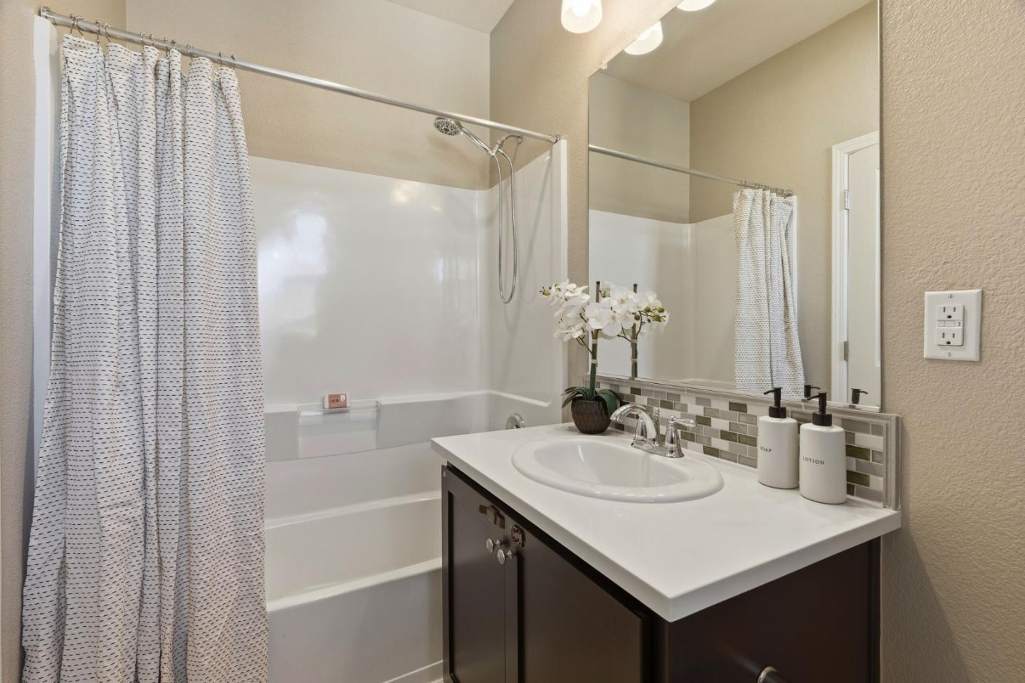 Detail Gallery Image 28 of 34 For 125 Incense Ter, Sunnyvale,  CA 94086 - 3 Beds | 3/1 Baths