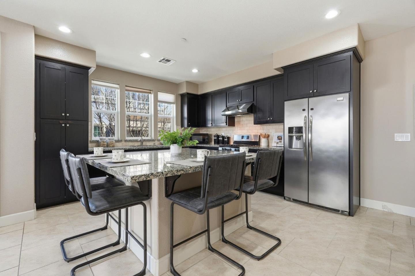 Detail Gallery Image 9 of 34 For 125 Incense Ter, Sunnyvale,  CA 94086 - 3 Beds | 3/1 Baths