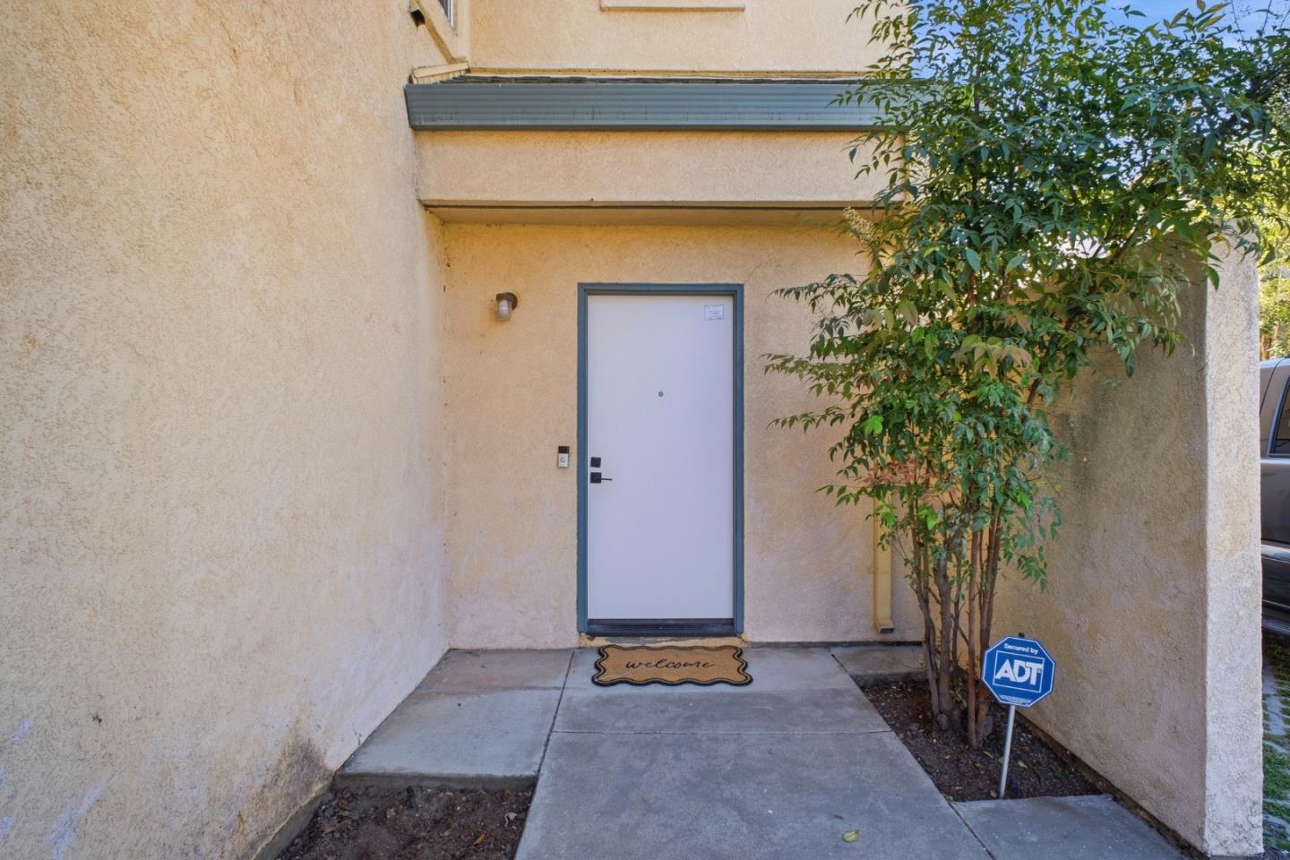 Detail Gallery Image 2 of 31 For 3950 Paul Ter, Fremont,  CA 94538 - 3 Beds | 2/1 Baths