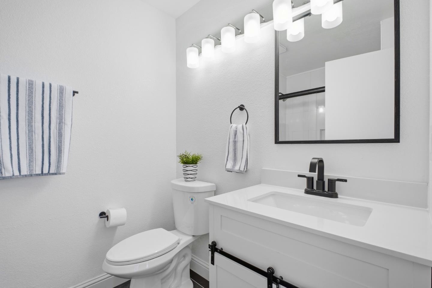 Detail Gallery Image 24 of 31 For 3950 Paul Ter, Fremont,  CA 94538 - 3 Beds | 2/1 Baths