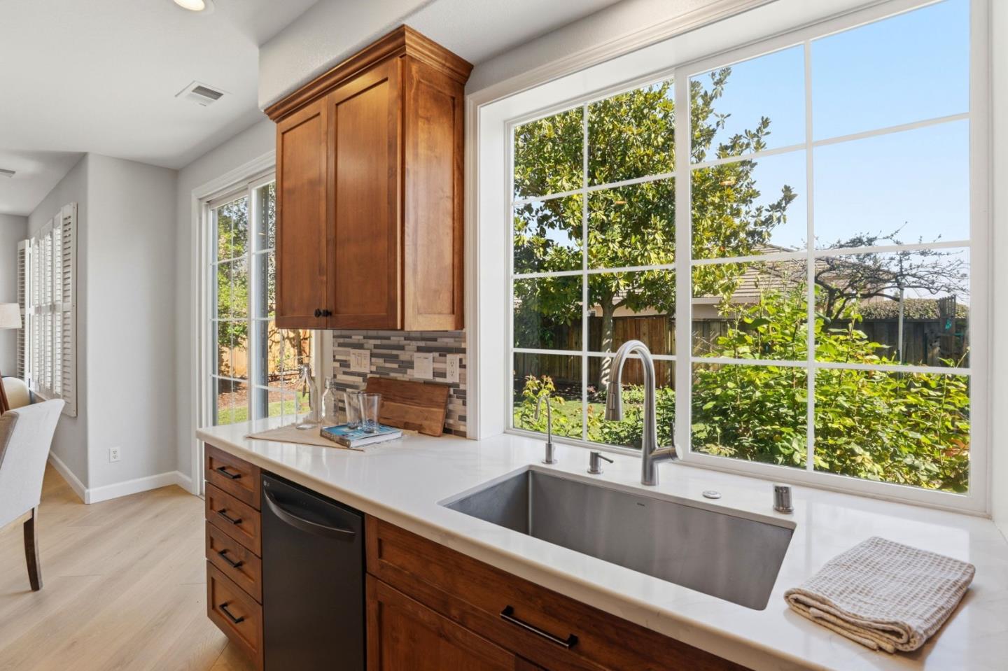 Detail Gallery Image 17 of 71 For 9212 Kestrel Ct, Gilroy,  CA 95020 - 5 Beds | 3 Baths