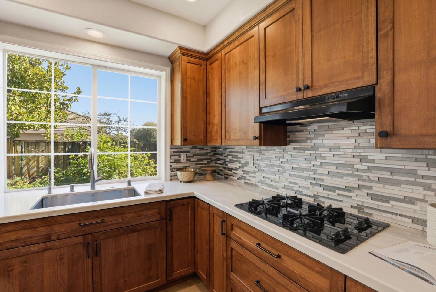 Detail Gallery Image 18 of 71 For 9212 Kestrel Ct, Gilroy,  CA 95020 - 5 Beds | 3 Baths