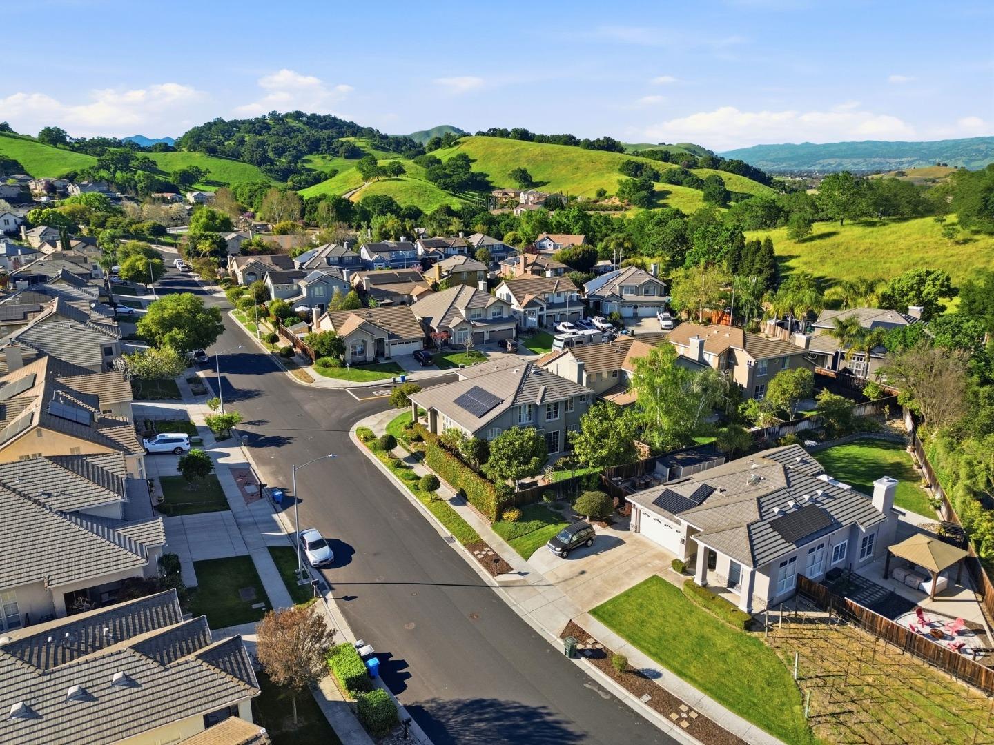 Detail Gallery Image 63 of 71 For 9212 Kestrel Ct, Gilroy,  CA 95020 - 5 Beds | 3 Baths
