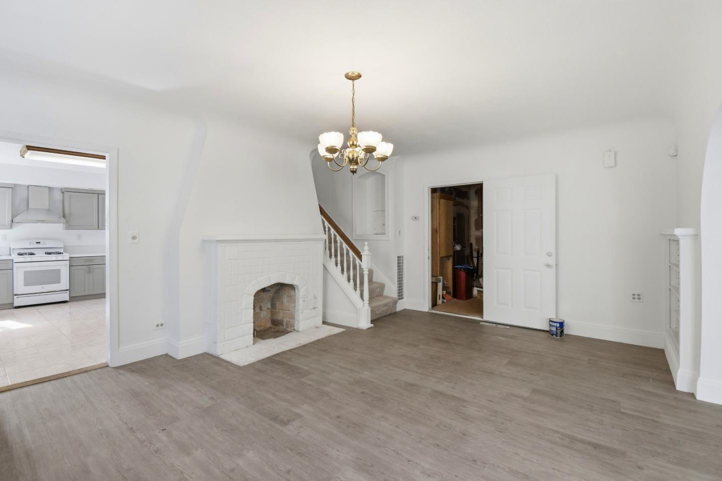 Detail Gallery Image 10 of 44 For 3918 High St, Oakland,  CA 94619 - 4 Beds | 3 Baths