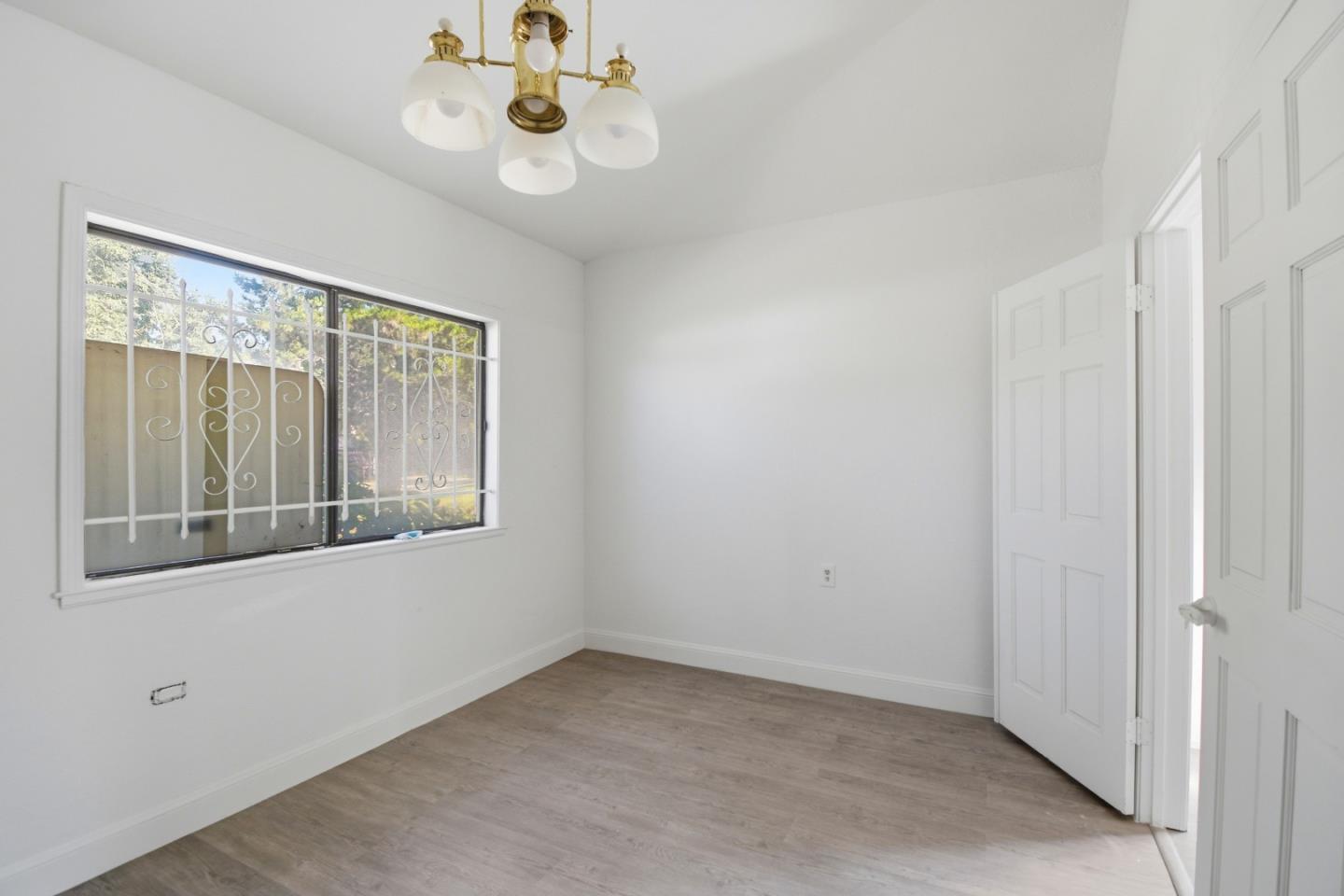 Detail Gallery Image 17 of 44 For 3918 High St, Oakland,  CA 94619 - 4 Beds | 3 Baths