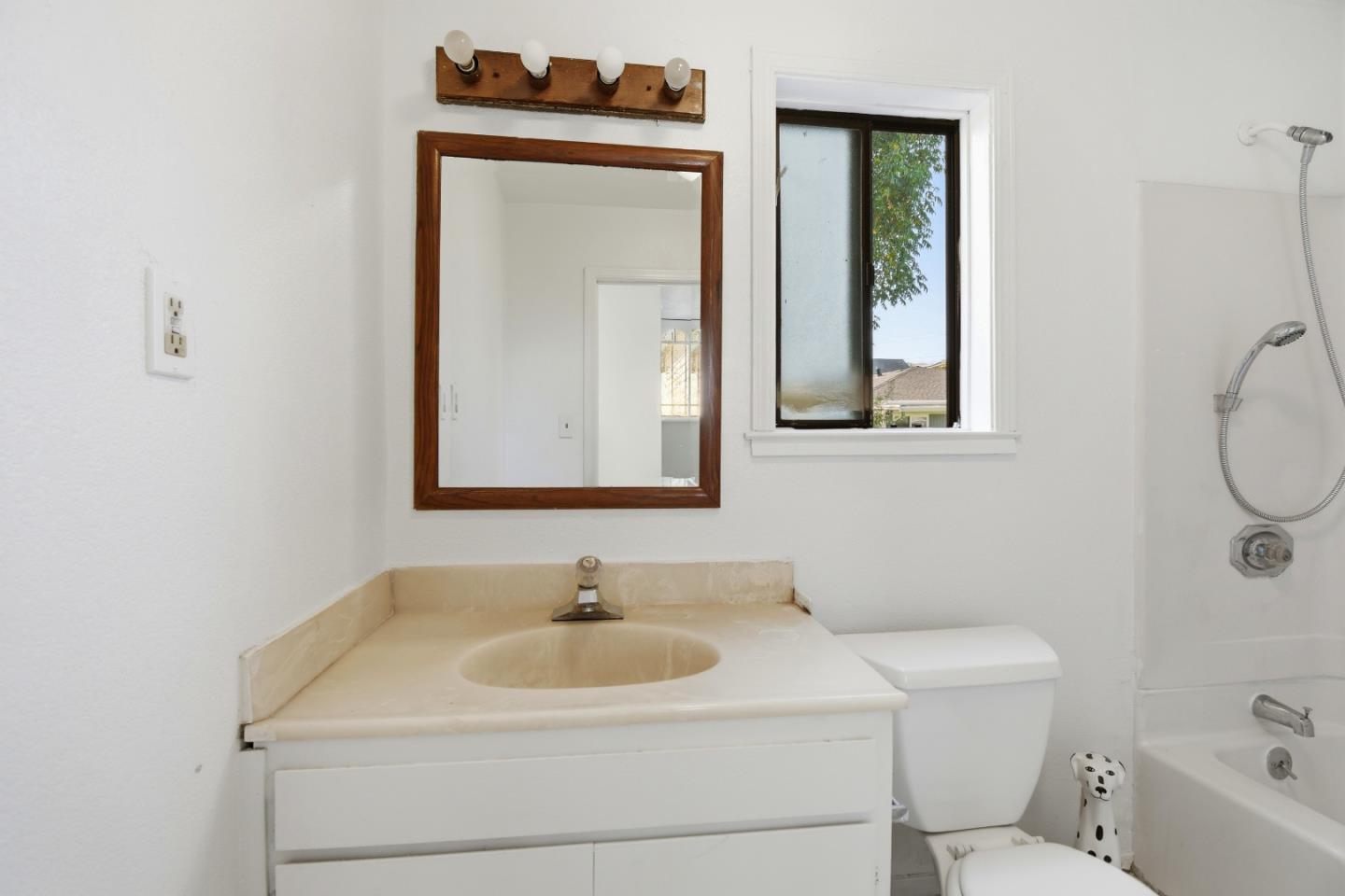 Detail Gallery Image 32 of 44 For 3918 High St, Oakland,  CA 94619 - 4 Beds | 3 Baths