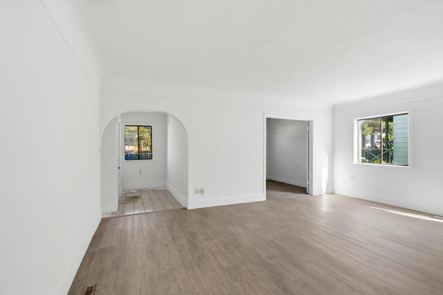 Detail Gallery Image 5 of 44 For 3918 High St, Oakland,  CA 94619 - 4 Beds | 3 Baths