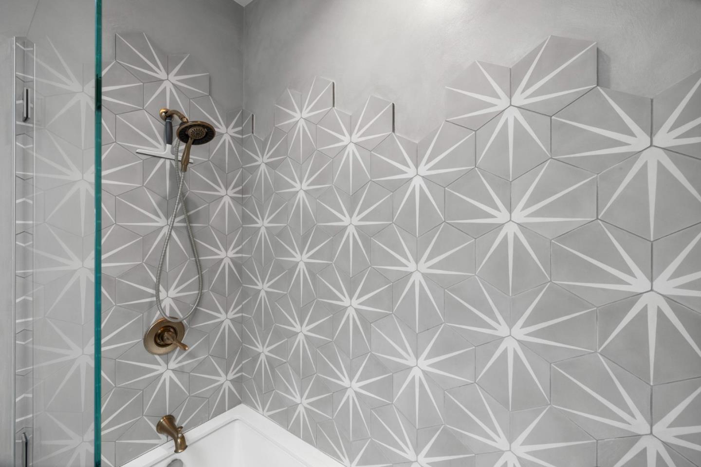 Detail Gallery Image 28 of 73 For 727 Andover St, San Francisco,  CA 94110 - 3 Beds | 3 Baths