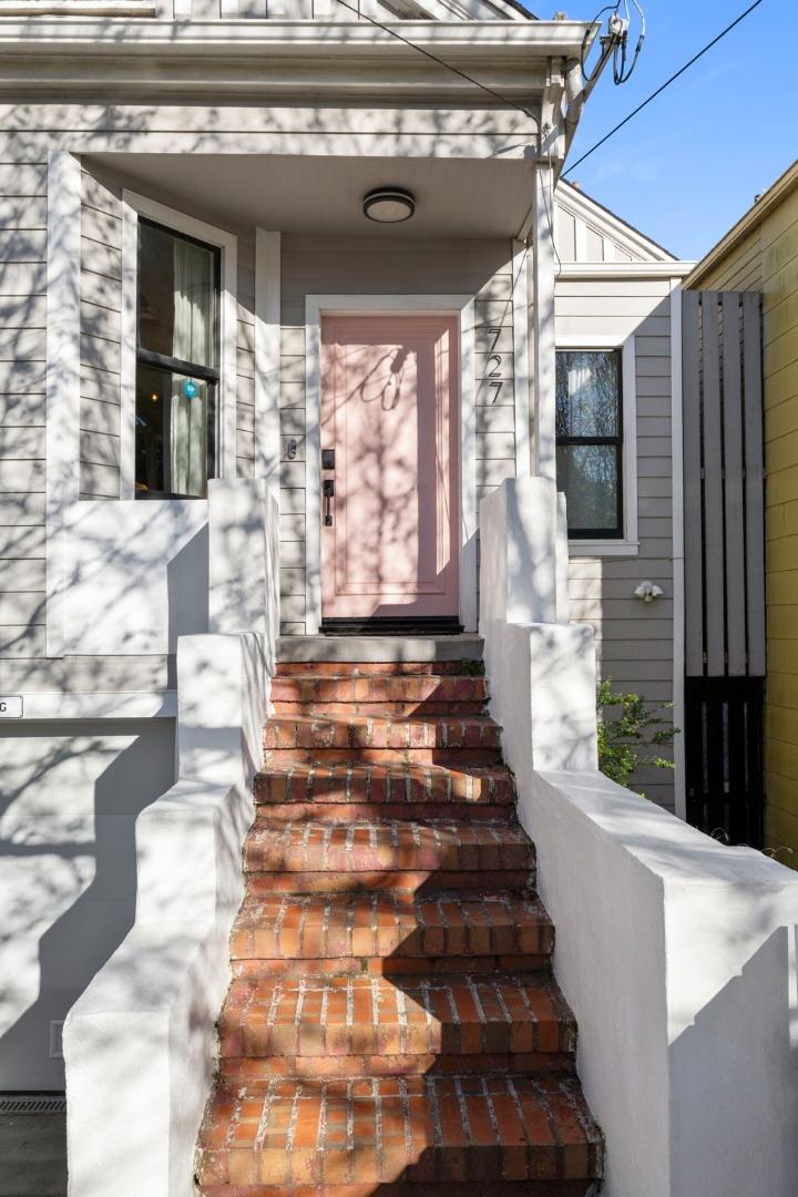 Detail Gallery Image 6 of 73 For 727 Andover St, San Francisco,  CA 94110 - 3 Beds | 3 Baths