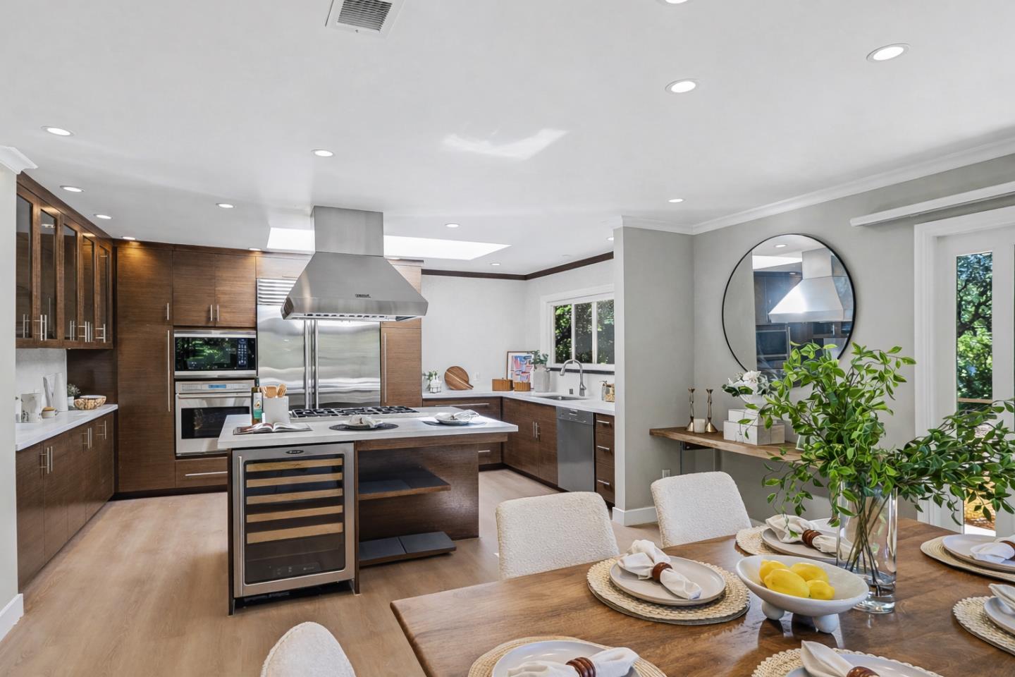 Detail Gallery Image 12 of 60 For 39 Colorados Dr, Millbrae,  CA 94030 - 5 Beds | 3 Baths