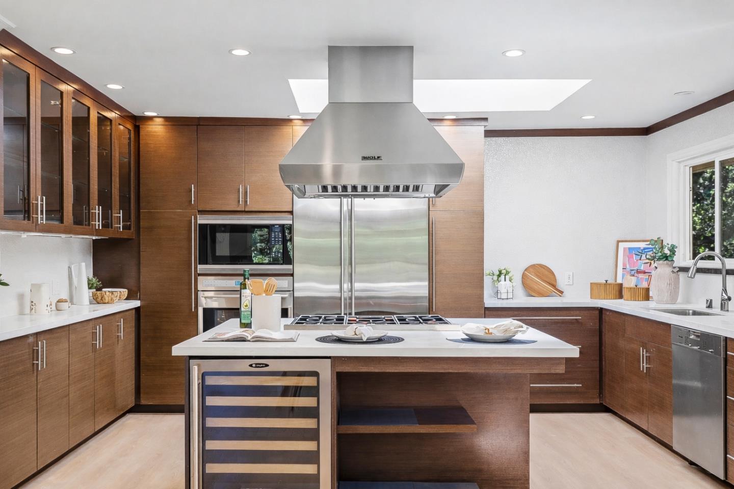 Detail Gallery Image 7 of 60 For 39 Colorados Dr, Millbrae,  CA 94030 - 5 Beds | 3 Baths