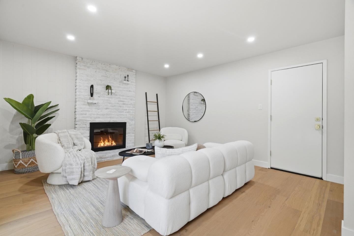 Detail Gallery Image 15 of 46 For Castlemont Ave, San Jose,  CA 95128 - 3 Beds | 2 Baths