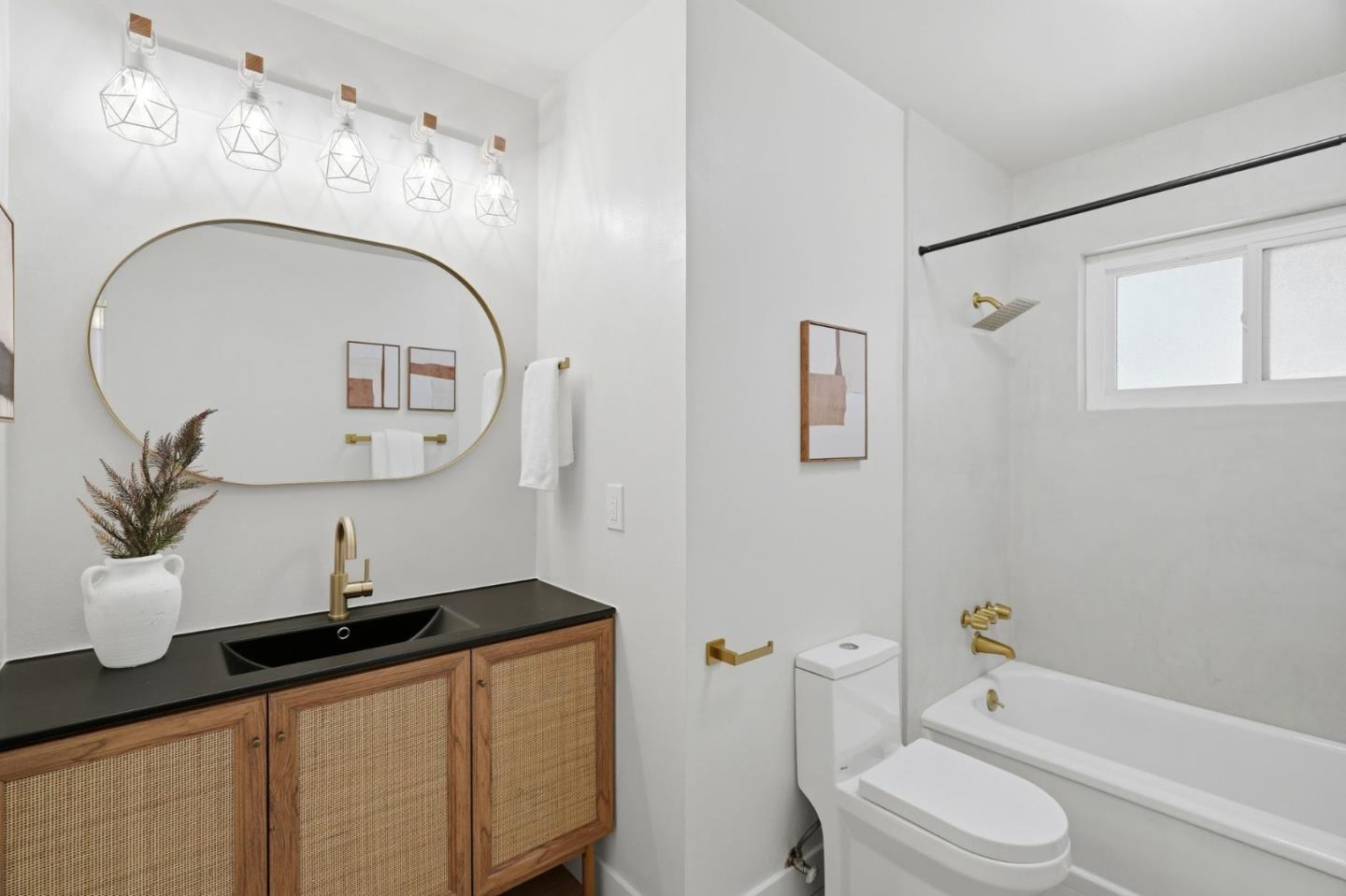 Detail Gallery Image 21 of 46 For Castlemont Ave, San Jose,  CA 95128 - 3 Beds | 2 Baths